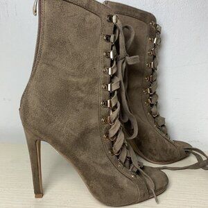 CAPE ROBBIN WOMEN'S  DIVA LACE-UP BOOT Women – Olive ( BRAND NEW !!!! )